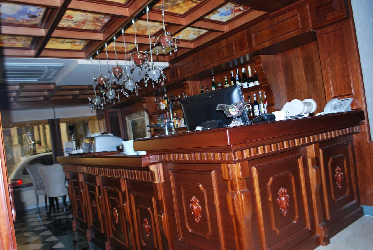 Hotel Vila Sigal คอร์เชอ ภายนอก รูปภาพ